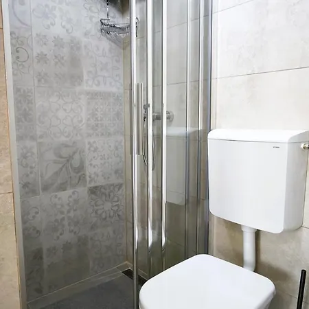 Lea Bayview Apartment