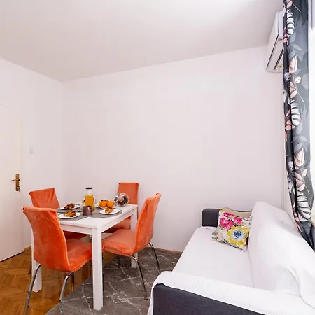 Lea Bayview Apartment