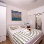 Lea Bayview Apartman *